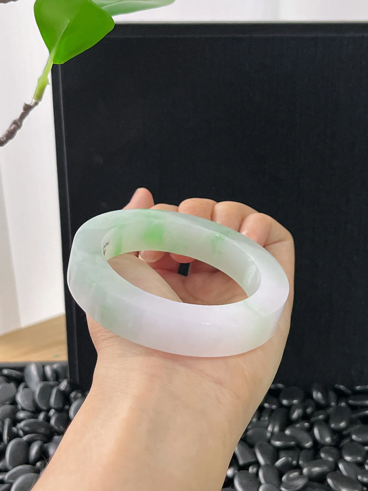 冰糯种飘绿毛胚，正圈最大做58圈口，最小54.6圈口