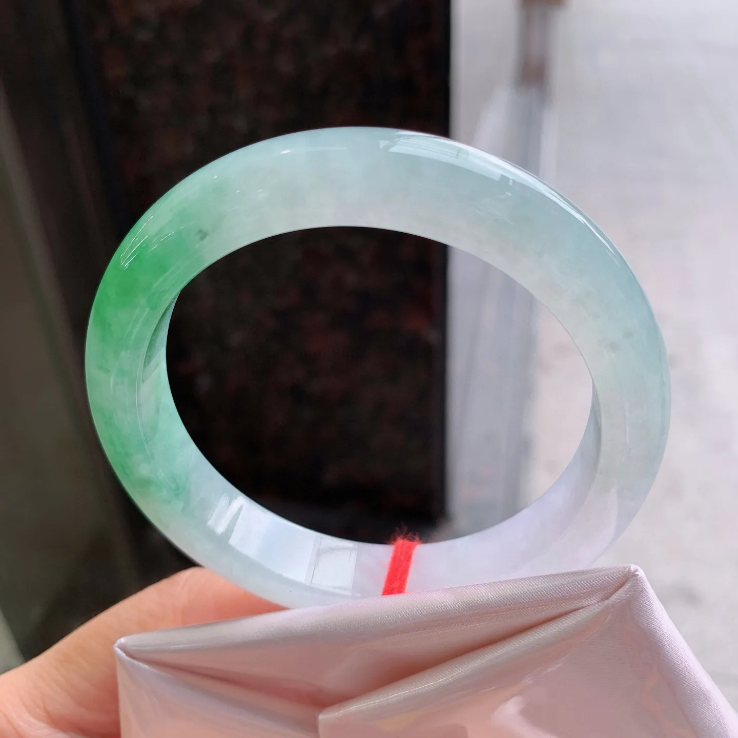 正圈飘绿 尺寸：59.5/12.3/9mm