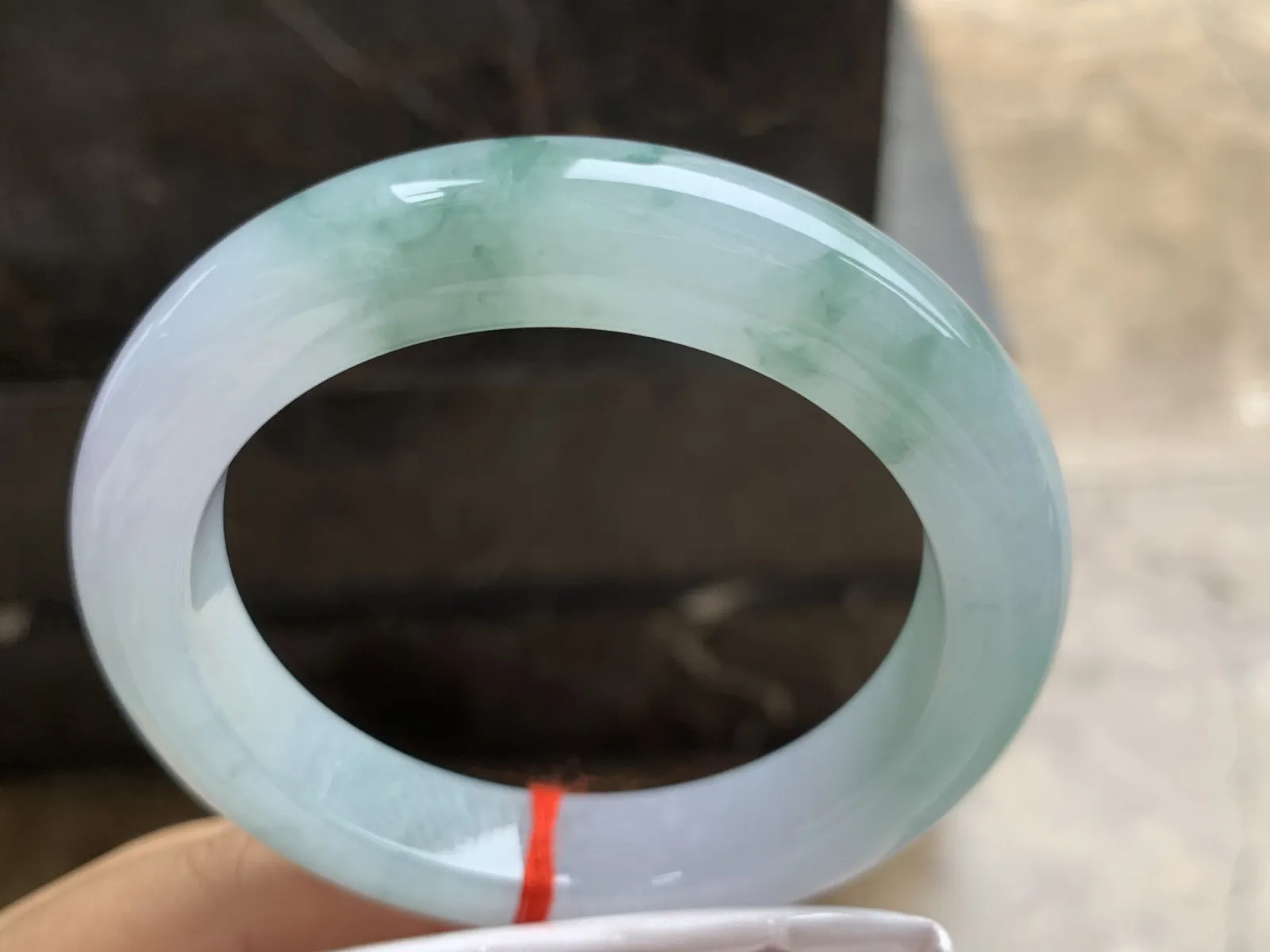 57-12-9.8mm
飘花手镯 淡春彩飘花 底子细腻 花色漂亮
推荐