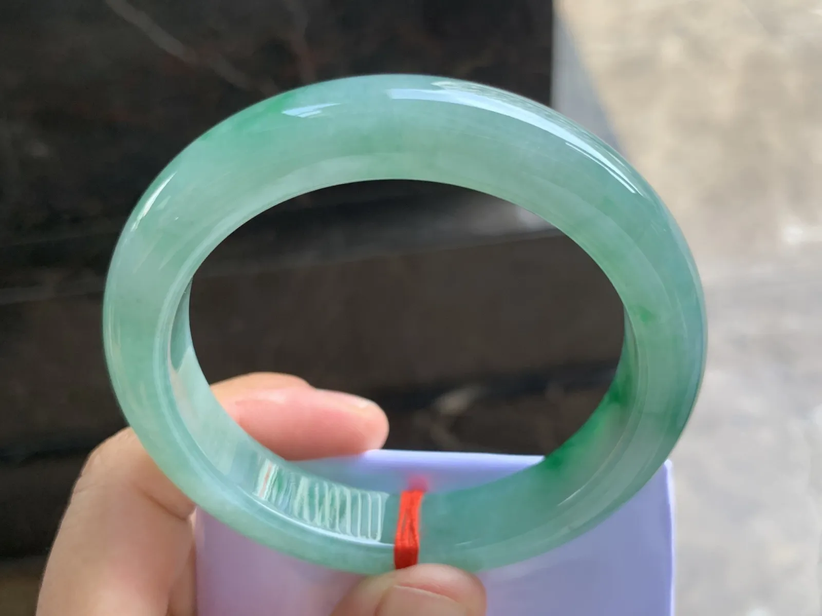 56-12-9mm
糯冰色花手镯 种好水润 花色漂亮 性价比推荐
