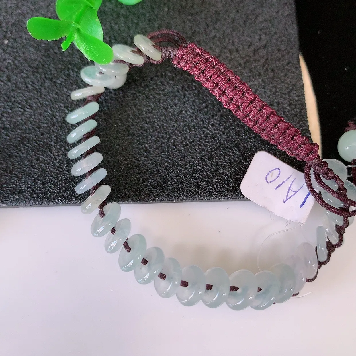 自然光实拍，冰种平安扣翡翠手串手链，种老水足，冰清玉润  颜色漂亮  #49.25取一尺寸6.8*