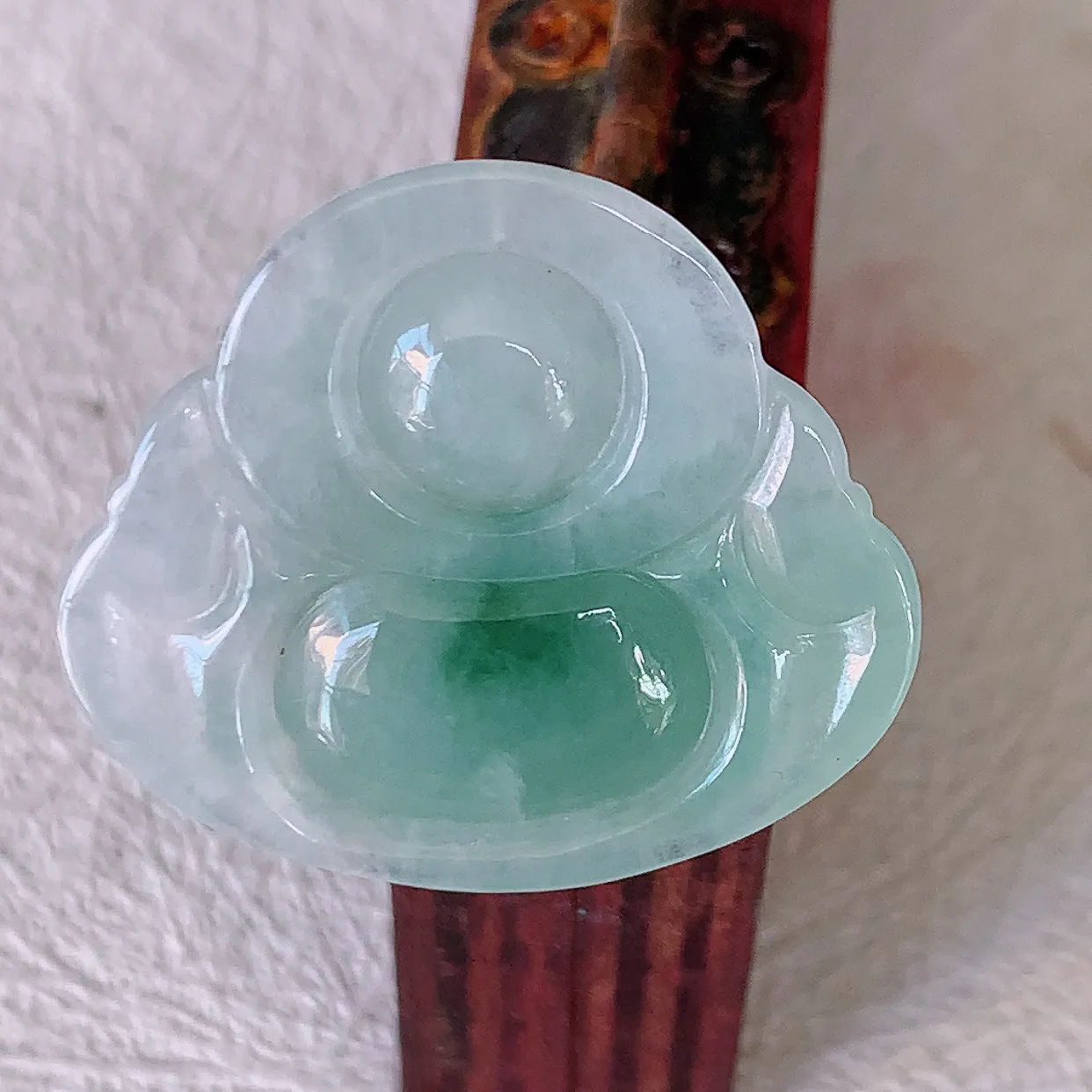 自然光实拍，冰胶飘花佛公吊坠，翡翠笑佛，饱满，开脸喜庆，配戴优雅迷人！#57.25