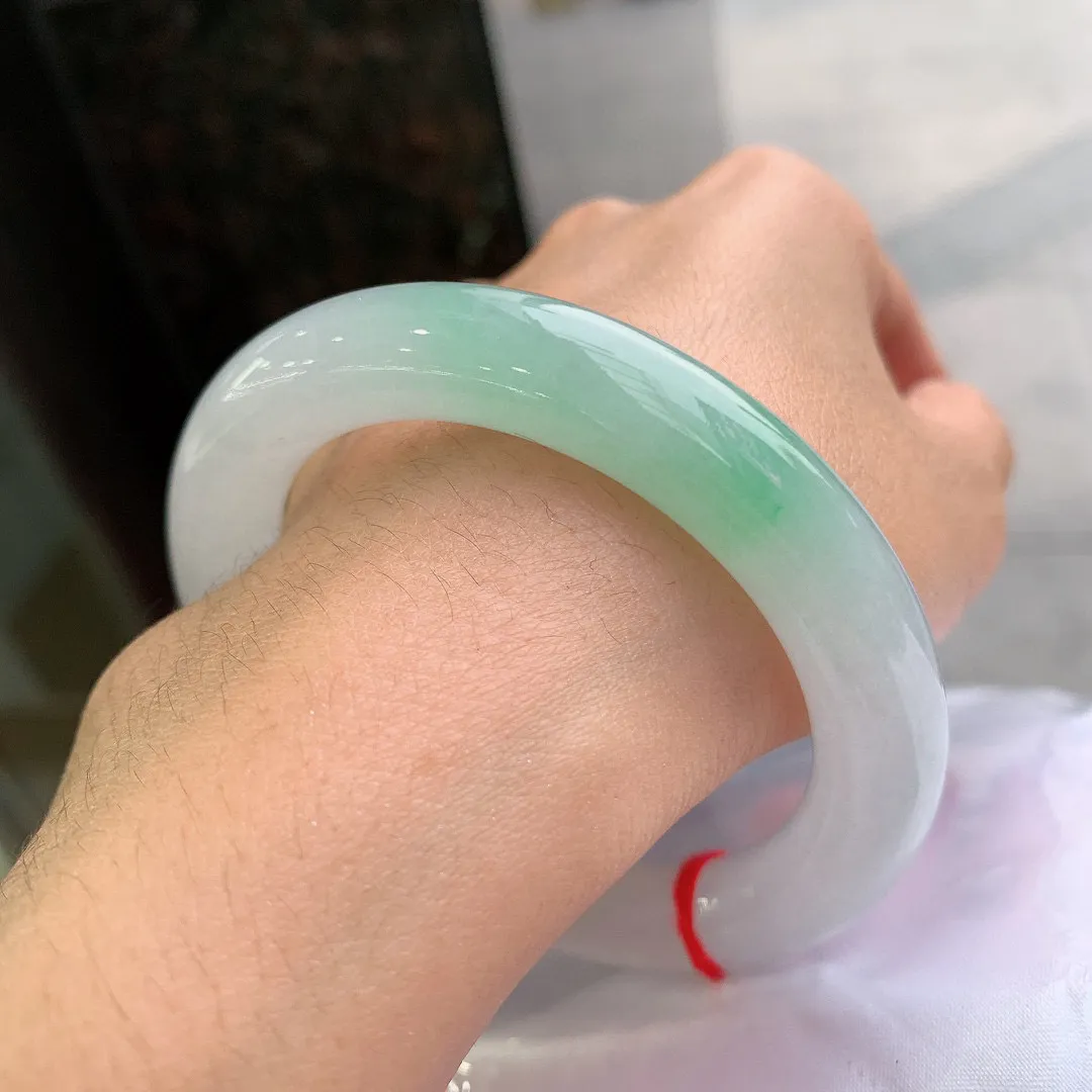 圆条冰飘绿 尺寸：58.3/11.4mm