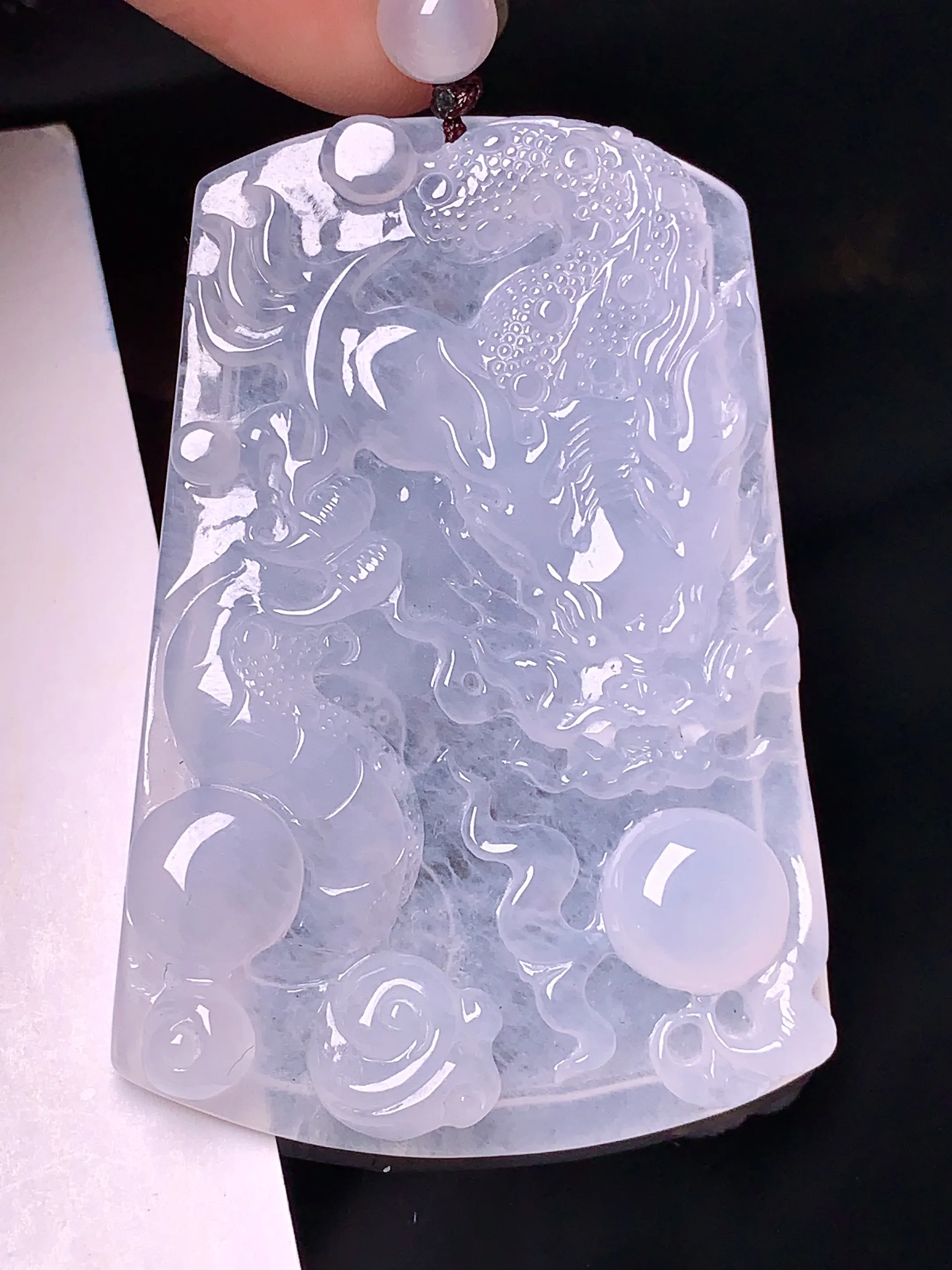 冰种龙牌吊坠 玉质细腻 色泽艳丽 整体尺寸54.5*36.8*5.2