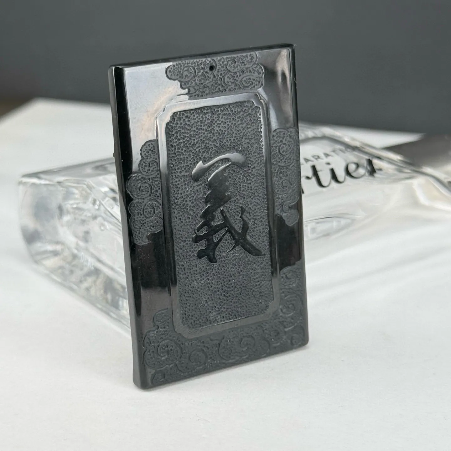 精品18k墨翠关公 种好色正 黑度极好 打灯通透 油性十足 尺寸57.1