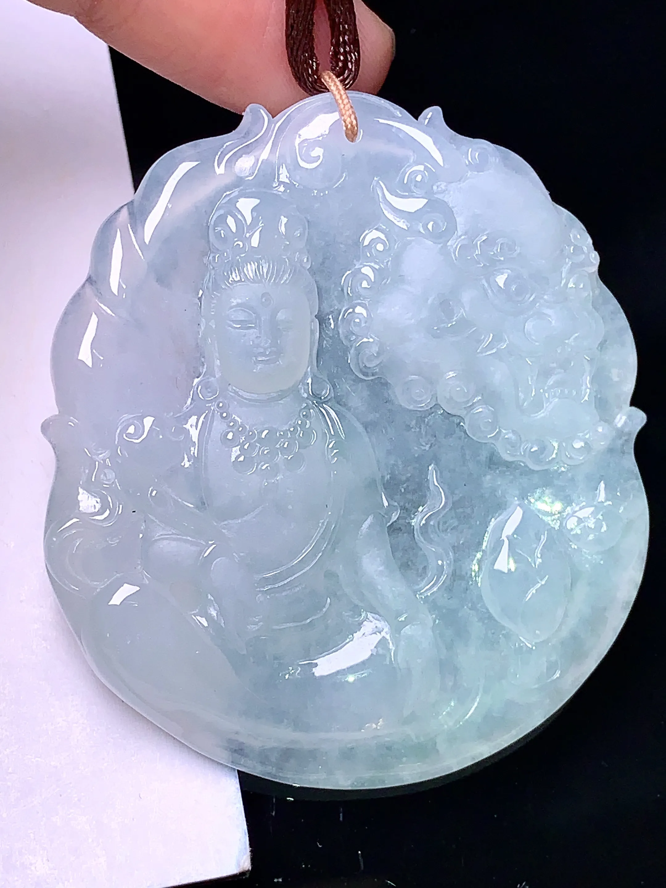 冰种飘绿文殊观音菩萨吊坠 玉质细腻 色泽艳丽 整体尺寸51.5*45.3*5