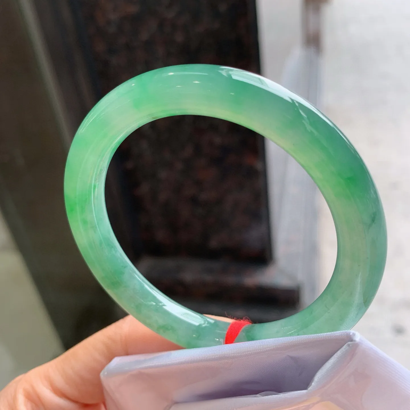 圆条冰飘绿 尺寸：56/9.3mm