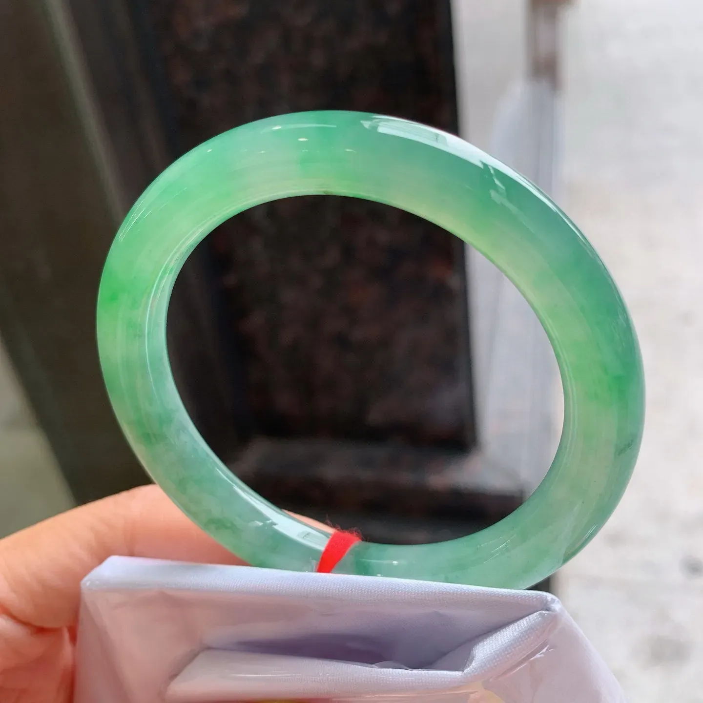 圆条冰飘绿 尺寸：56/9.3mm