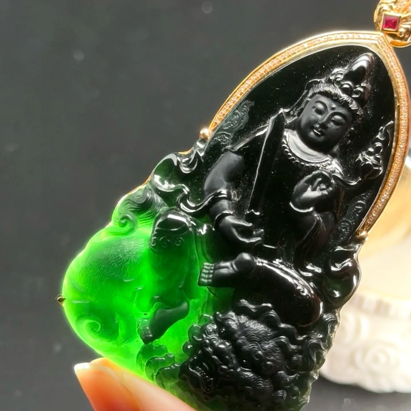 精品墨翠文殊菩萨 种好色正 黑度极好 打灯通透 油性十足 尺寸72