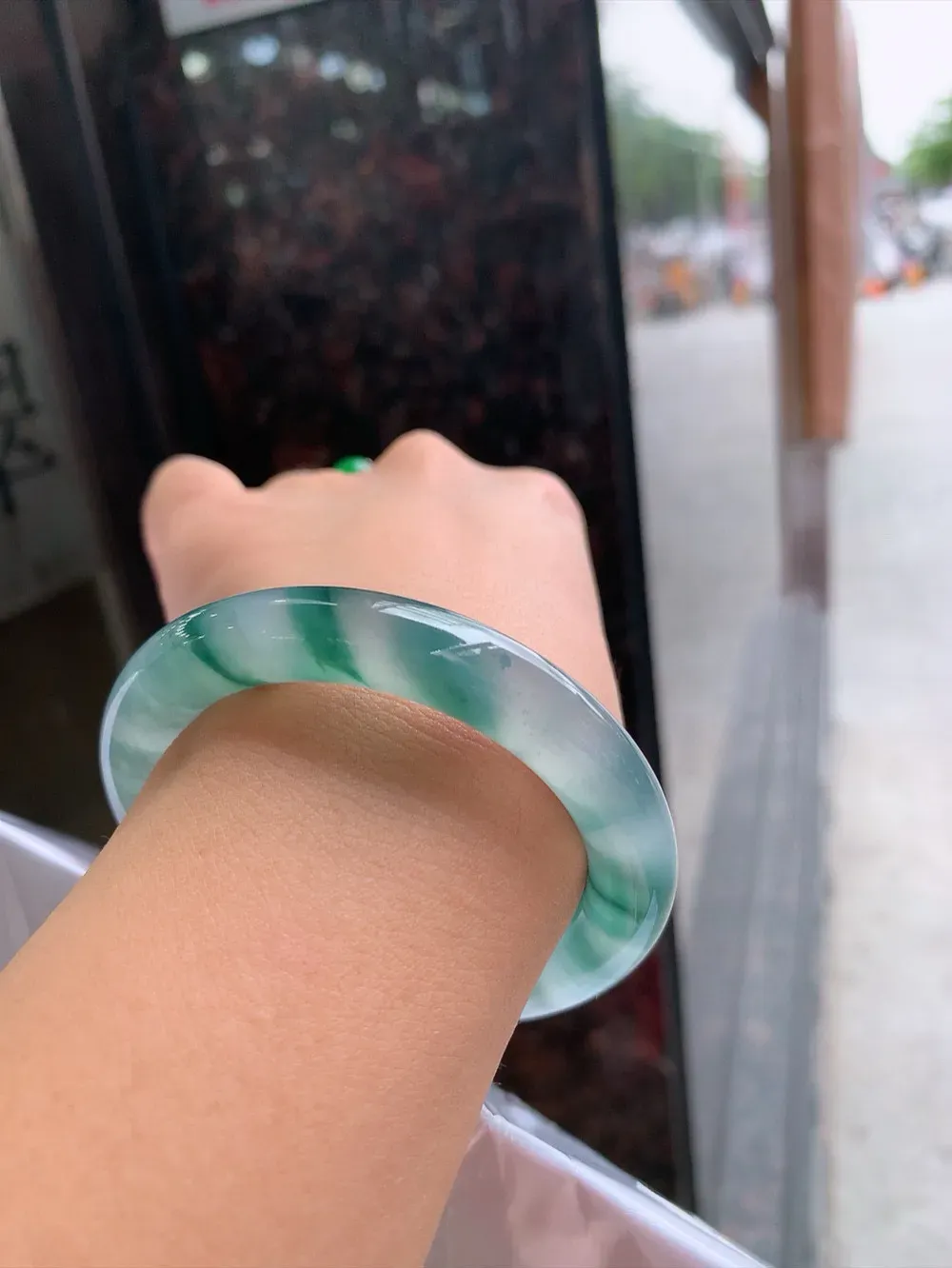 圆条冰玻飘花 无瑕 尺寸:52.7/10.1 花美 种水好