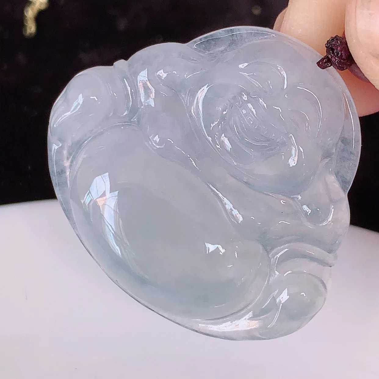自然光实拍，冰种翡翠佛公吊坠，翡翠笑佛，饱满，开脸喜庆，配戴优雅迷人！#46.25