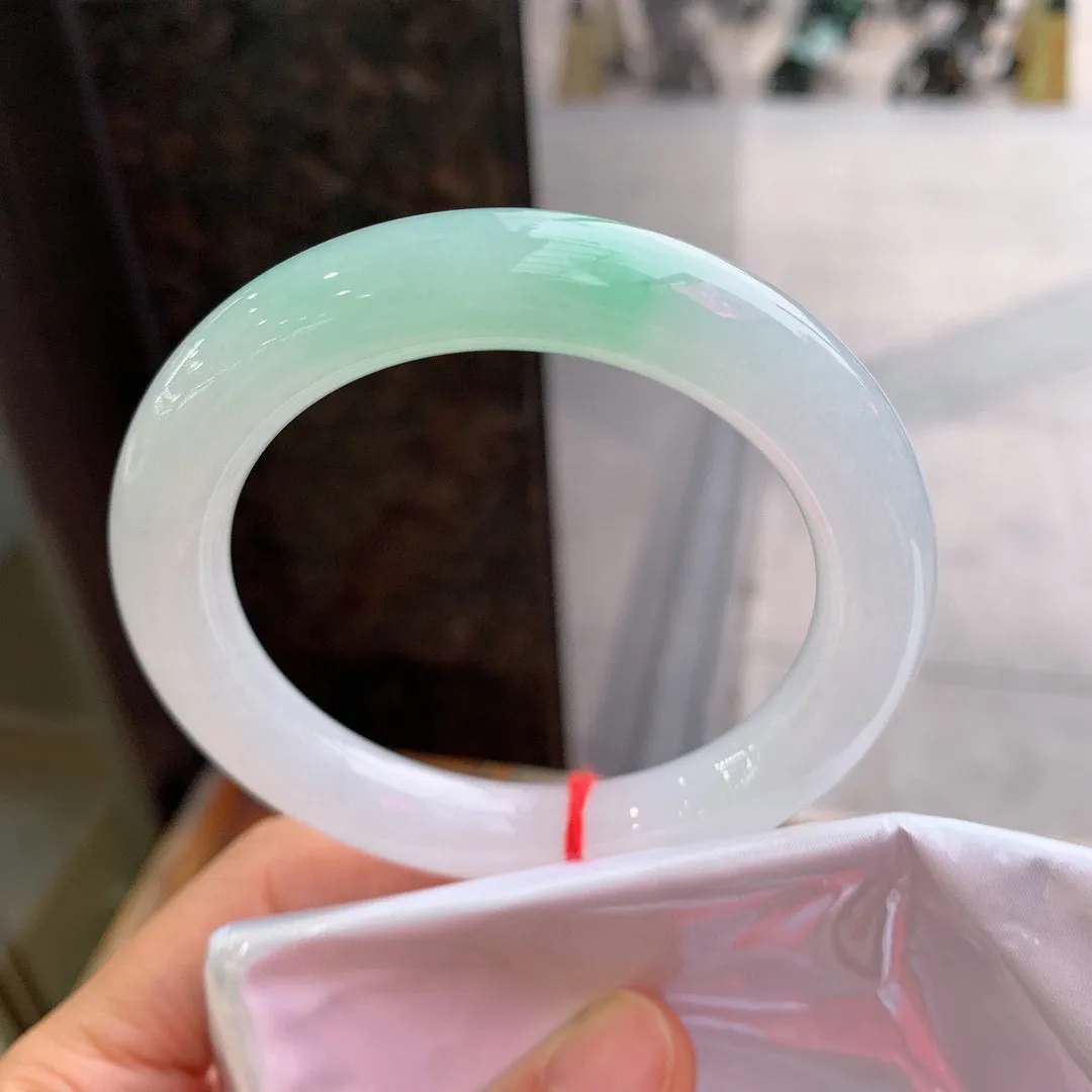 圆条冰飘绿 尺寸：58.3/11.4mm