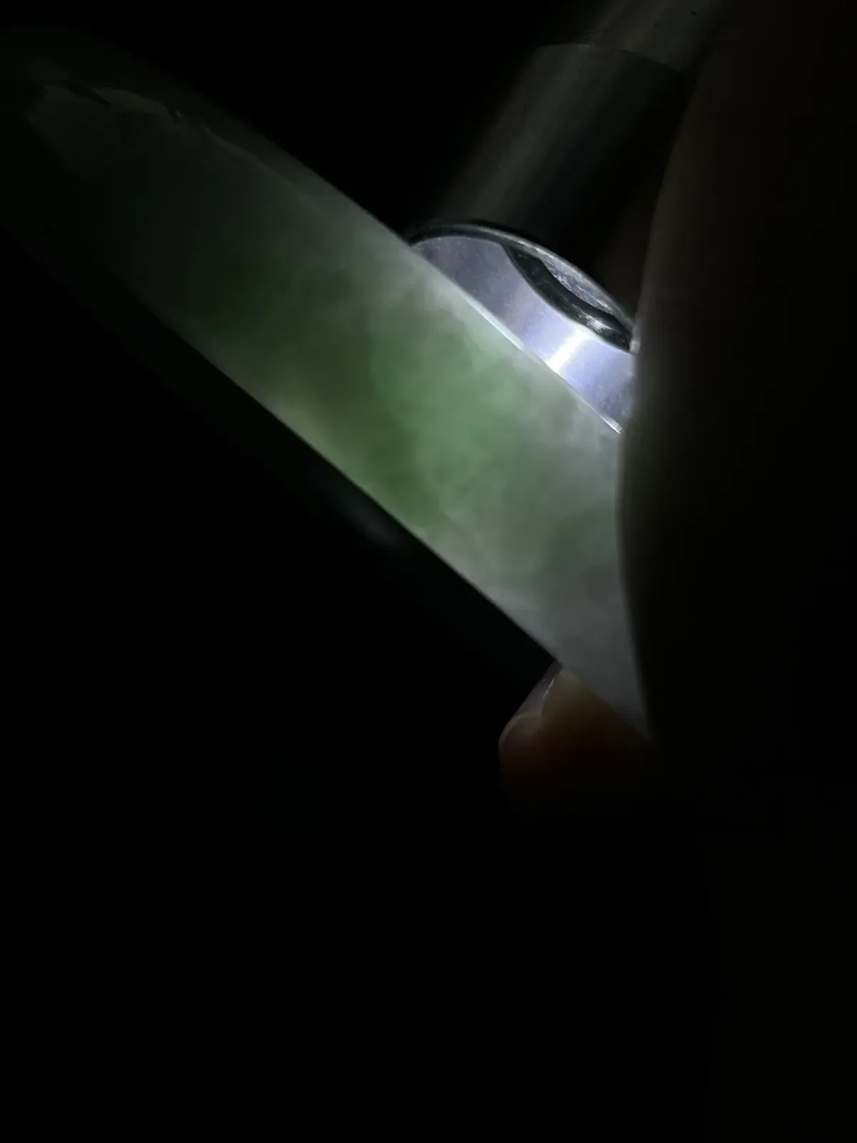 正圈57.6圈口，翡翠白底青飘绿手镯