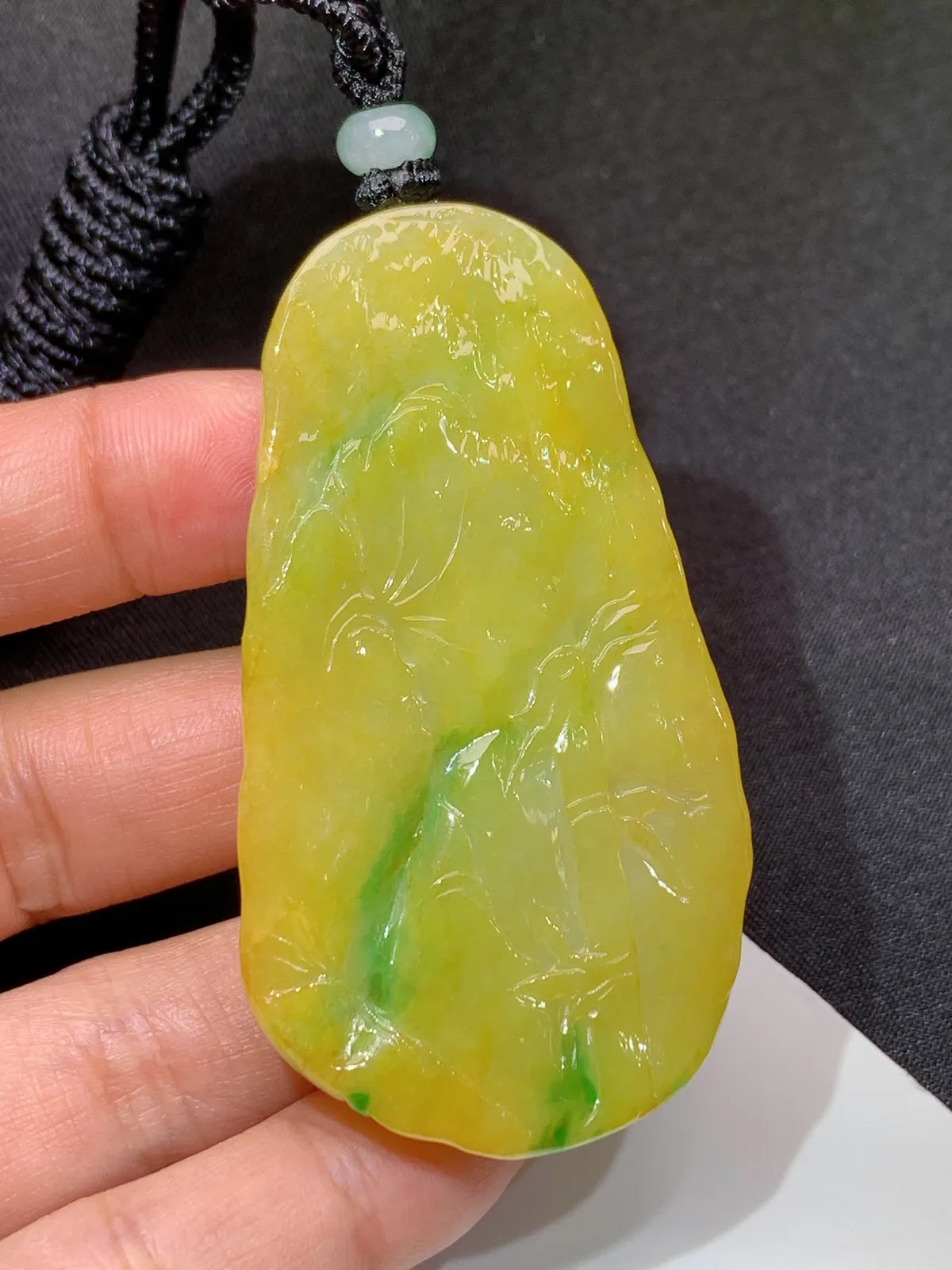 黄十绿老虎，冰润鲜艳，厚装种老，种水足 尺寸52.7*34.7*9.4