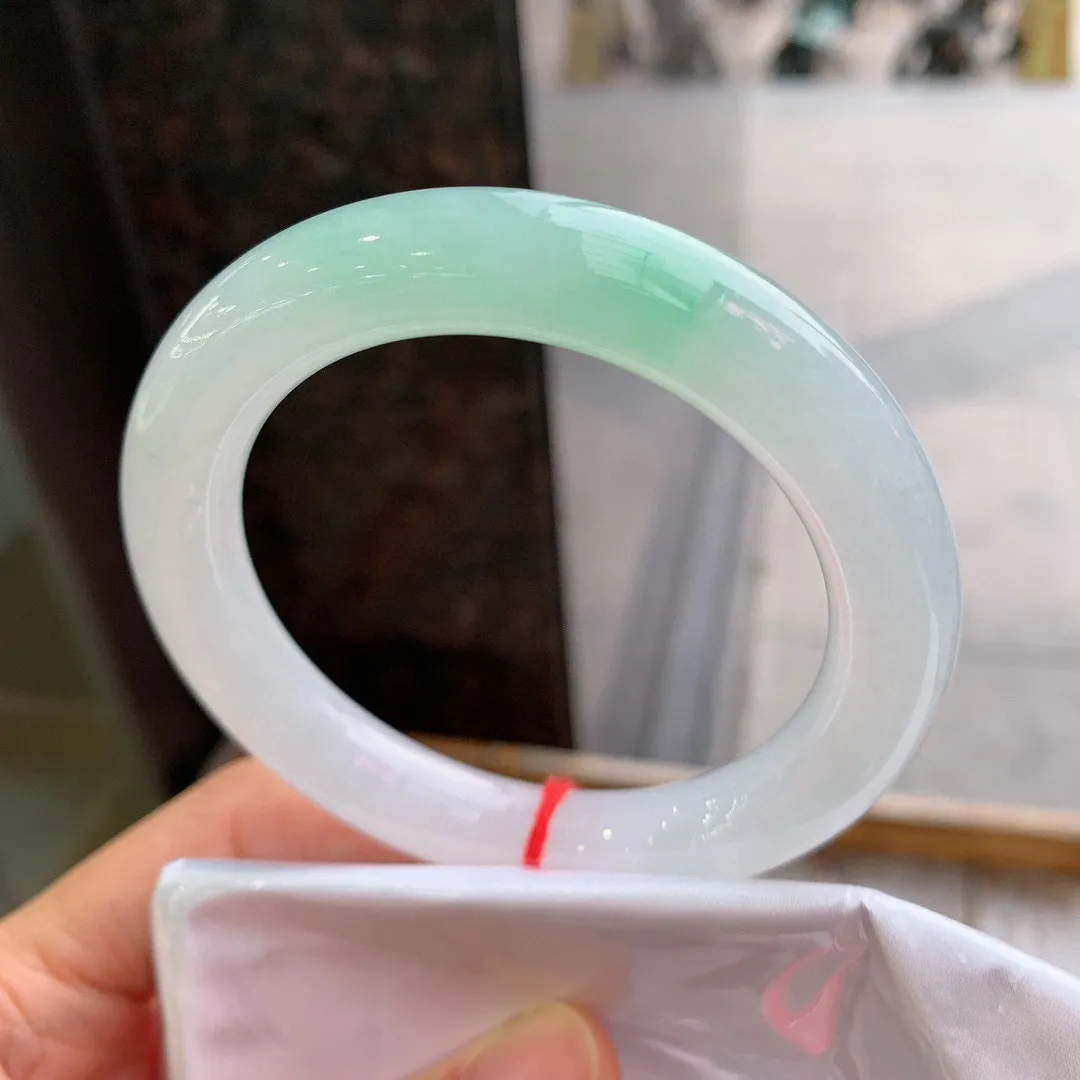 圆条冰飘绿 尺寸：58.3/11.4mm