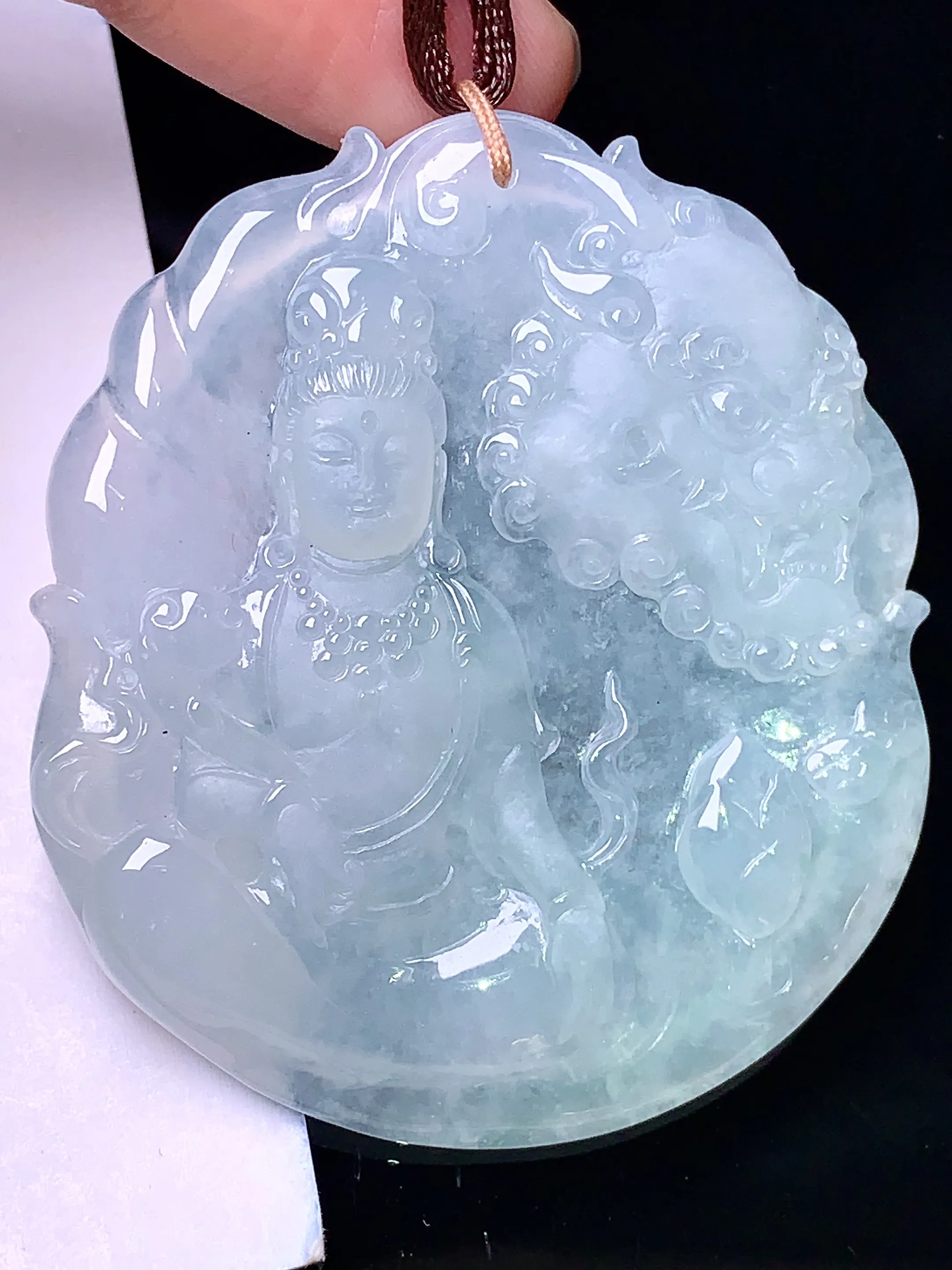 冰种飘绿文殊观音菩萨吊坠 玉质细腻 色泽艳丽 整体尺寸51.5*45.3*5