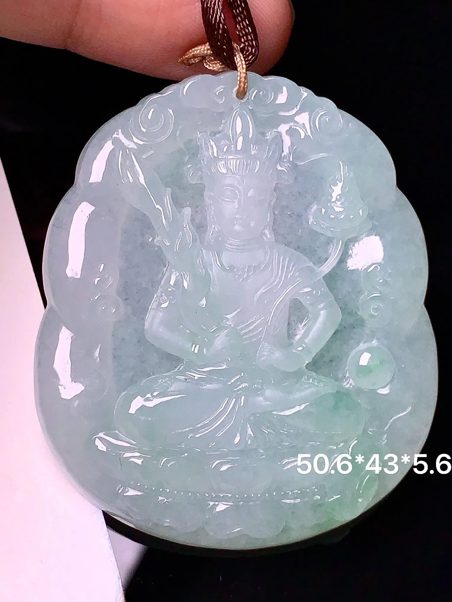 冰种大势至观音菩萨吊坠 玉质细腻 色泽艳丽 整体尺寸50.6*43*5.6