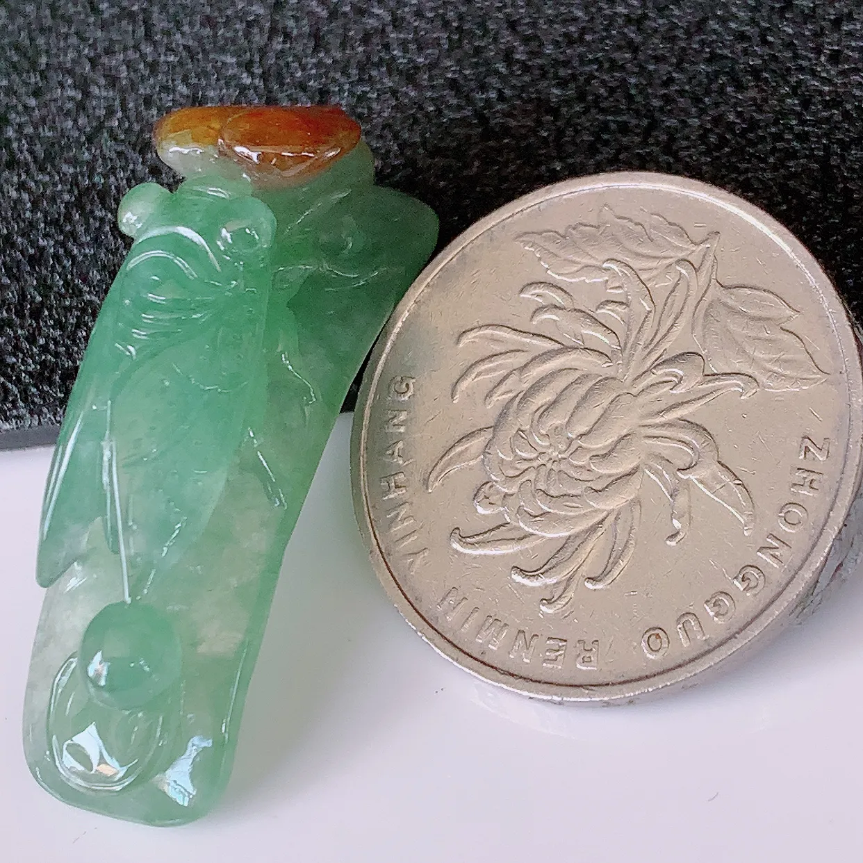 自然光实拍，冰双彩翡翠招财金蟾手环，种老水足，雕工精湛 ，寓意美好，佩戴时尚出众！#81.25