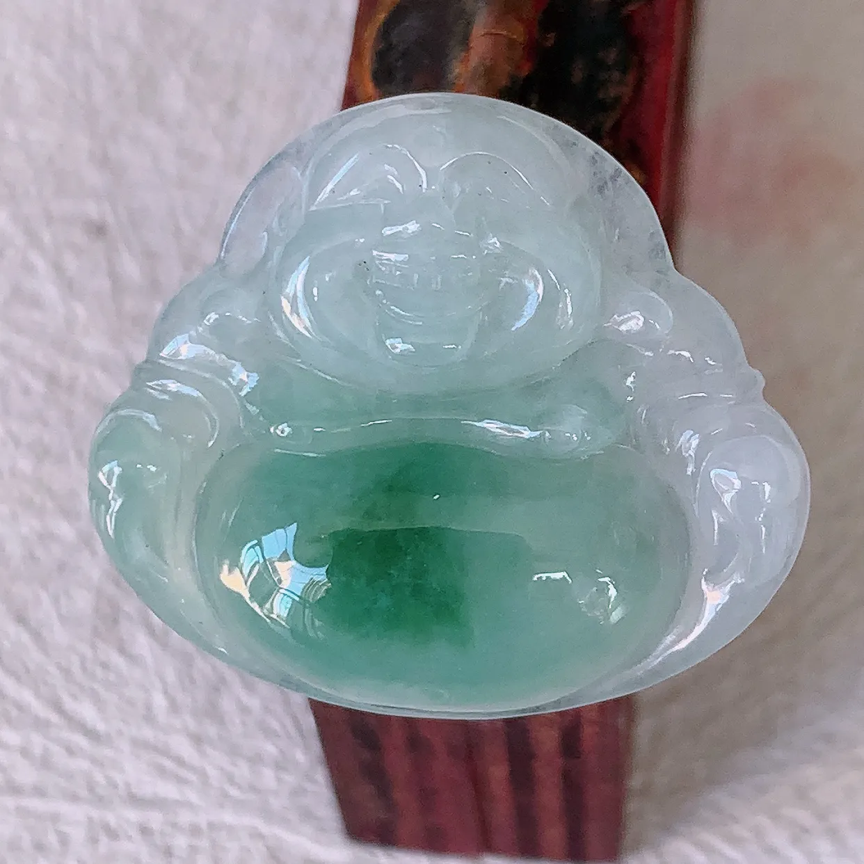 自然光实拍，冰胶飘花佛公吊坠，翡翠笑佛，饱满，开脸喜庆，配戴优雅迷人！#57.25