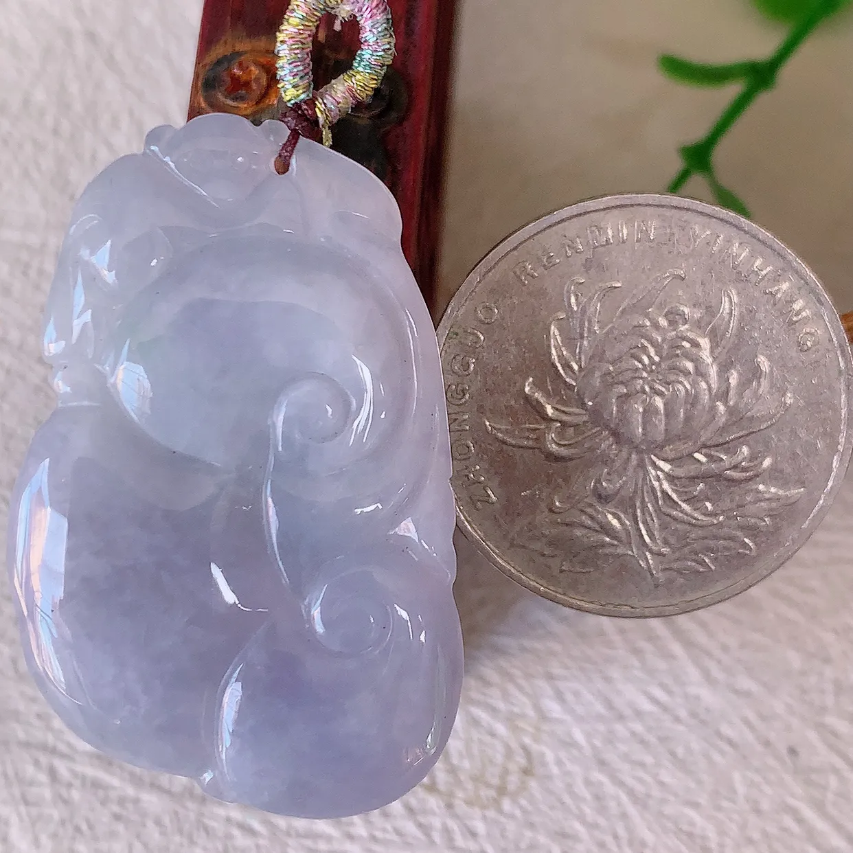 自然光实拍，水润紫罗兰翡翠万事如意吊坠，翠色灵动，玉质细腻，颜色漂亮，品相佳，佩戴佳品！#57.25