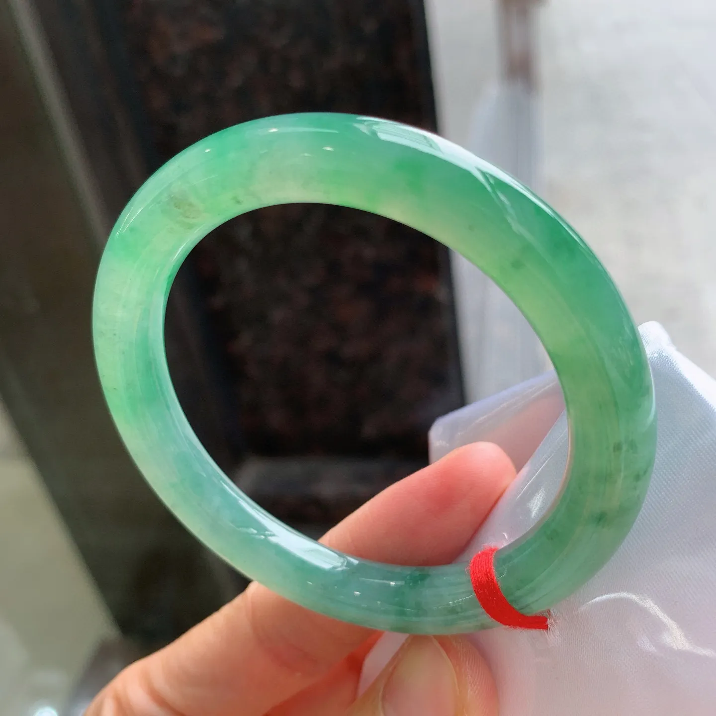 圆条冰飘绿 尺寸：56/9.3mm