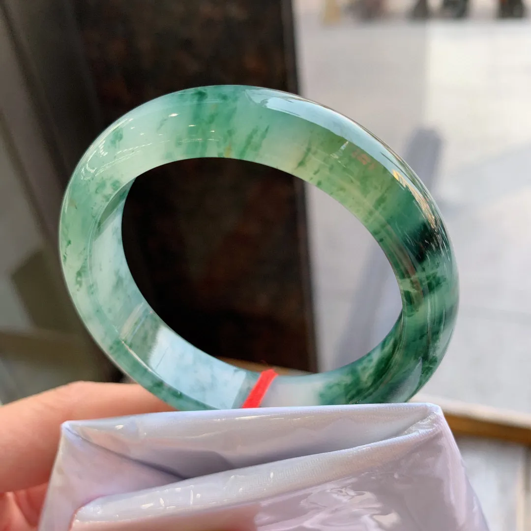 正圈冰黄翡飘花 尺寸：53/13/8.3mm