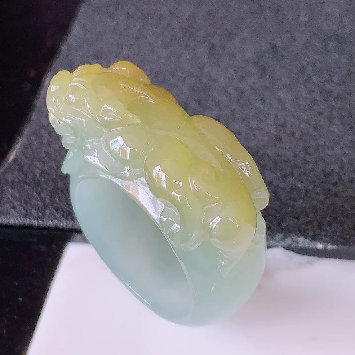 自然光实拍，冰黄翡貔貅扳指，19mm内径翡翠扳指，冰润指环，玉扳指，财源滚滚，玉质细腻起胶，20圈口，种水好！#81.25尺寸29*19*12-6.5