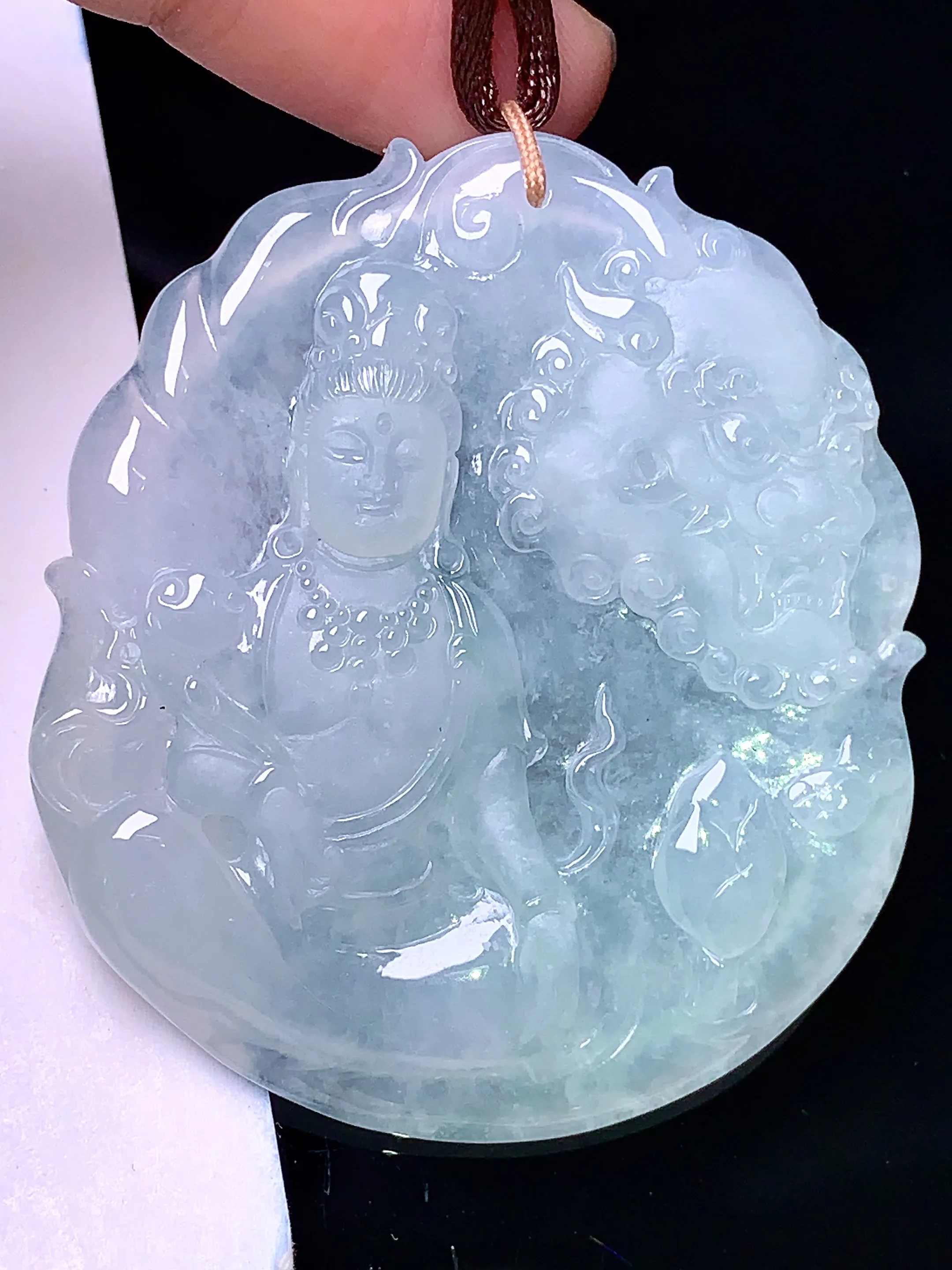 冰种飘绿文殊观音菩萨吊坠 玉质细腻 色泽艳丽 整体尺寸51.5*45.3*5