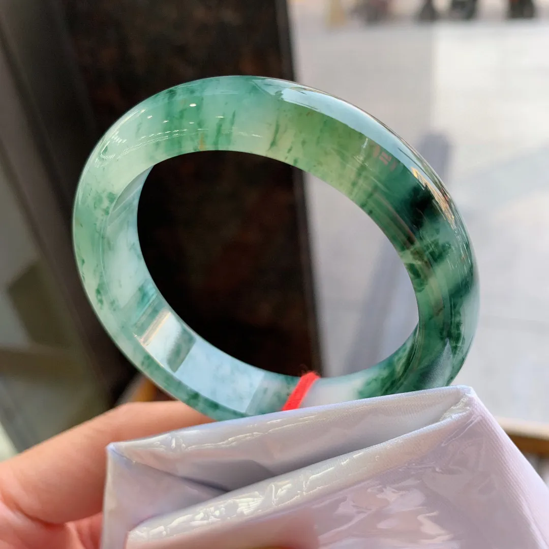 正圈冰黄翡飘花 尺寸：53/13/8.3mm