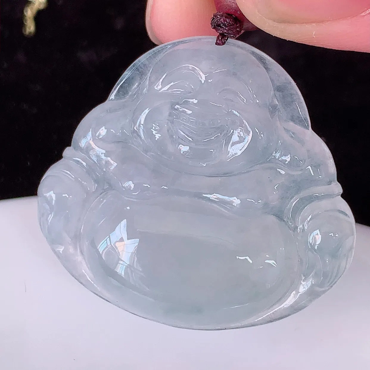 自然光实拍，冰种翡翠佛公吊坠，翡翠笑佛，饱满，开脸喜庆，配戴优雅迷人！#46.25
