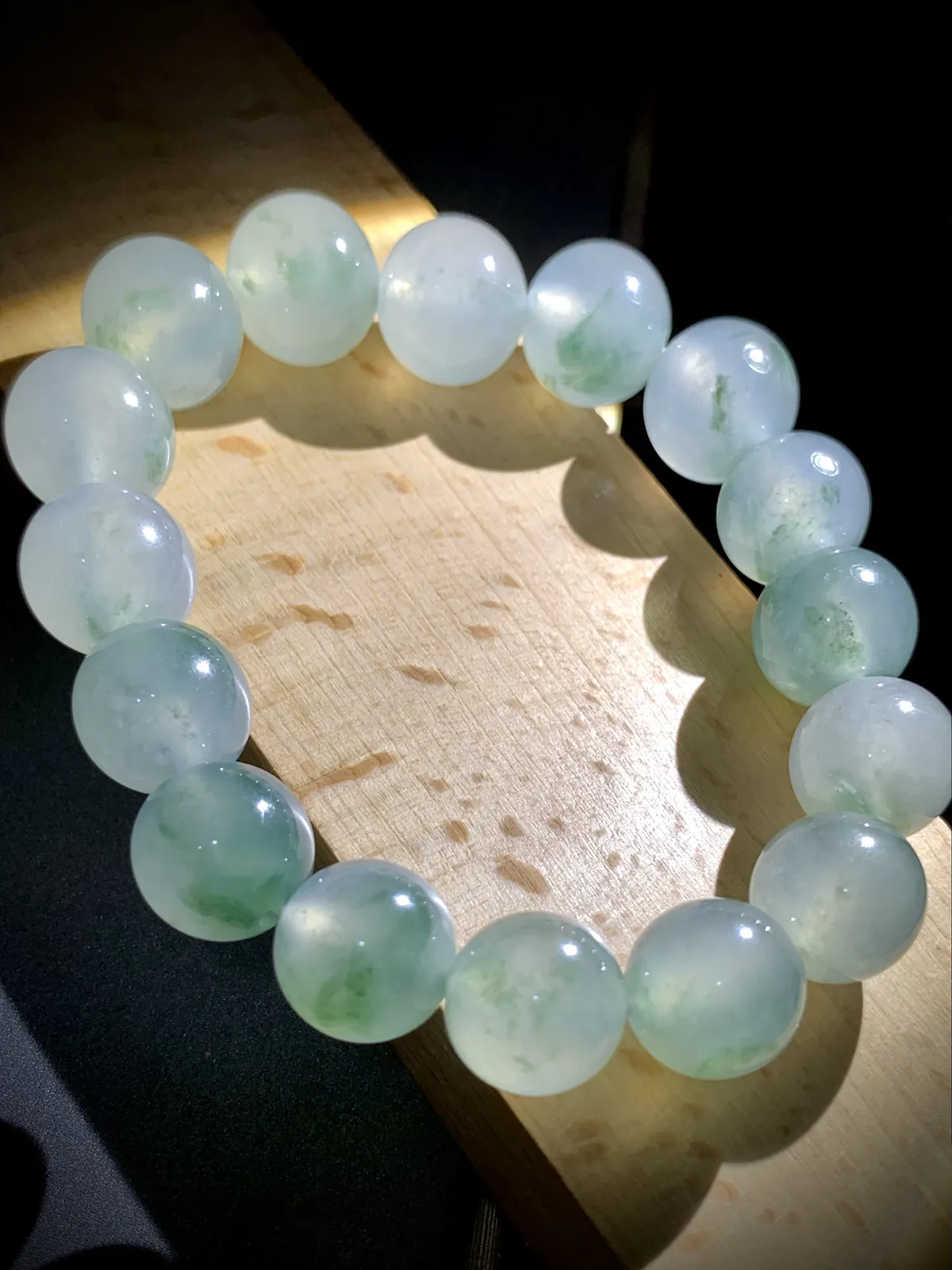 飘花手串珠子手链，直径约13.5mm，
16粒，