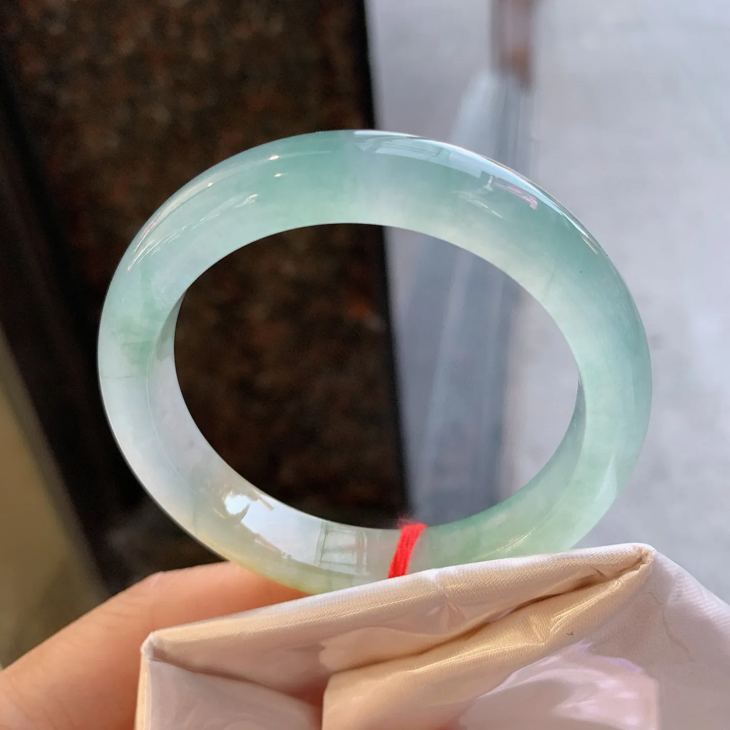 正圈冰黄翡飘绿 尺寸：52/10.6/8.8mm