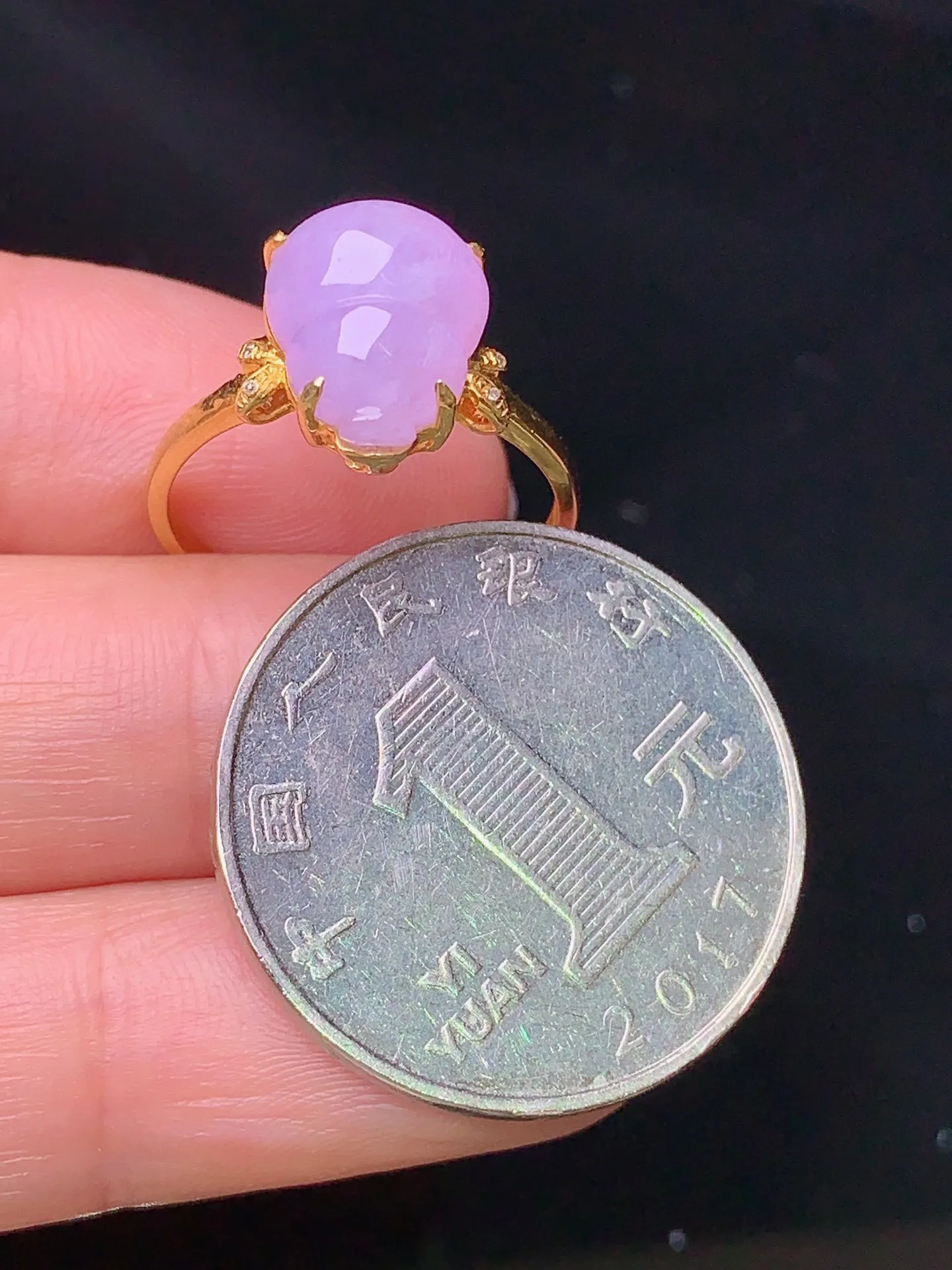 18k金镶嵌紫罗兰葫芦戒指 玉质细腻 色泽艳丽 圈口13.5 整体尺寸11*8.6*5