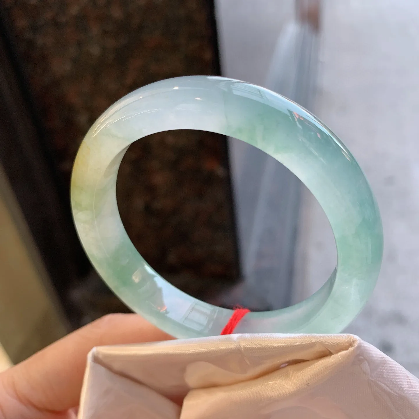 正圈冰黄翡飘绿 尺寸：52/10.6/8.8mm