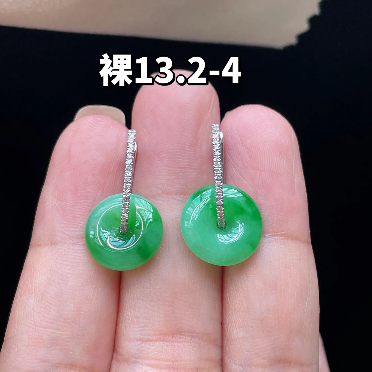 18K 满色·平安扣耳坠

裸13.2-4
