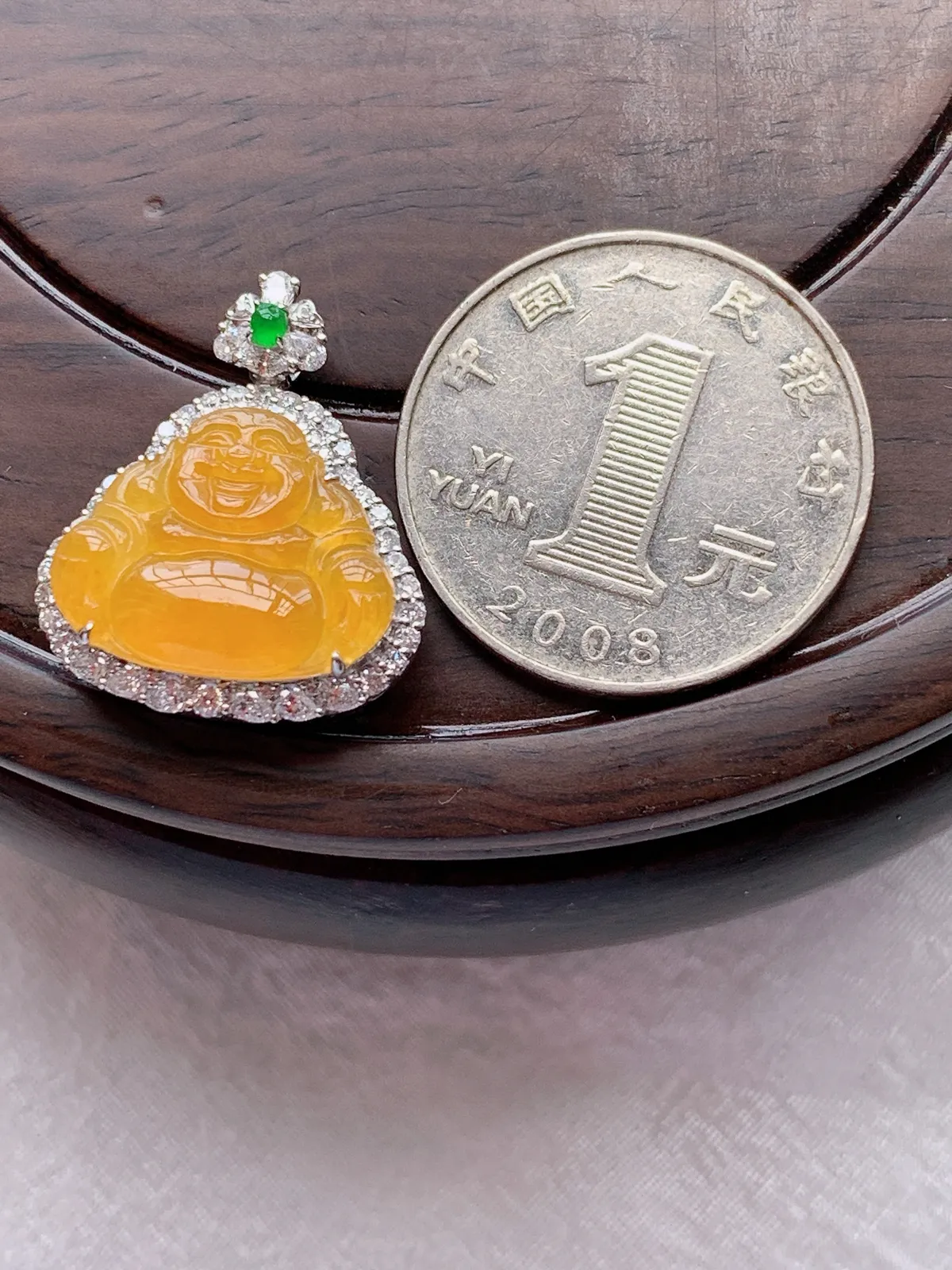 翡翠a货18k金冰种黄翡佛公吊坠，尺寸23.8-19.8-8.6，裸石14-17.4，重量:5.00g