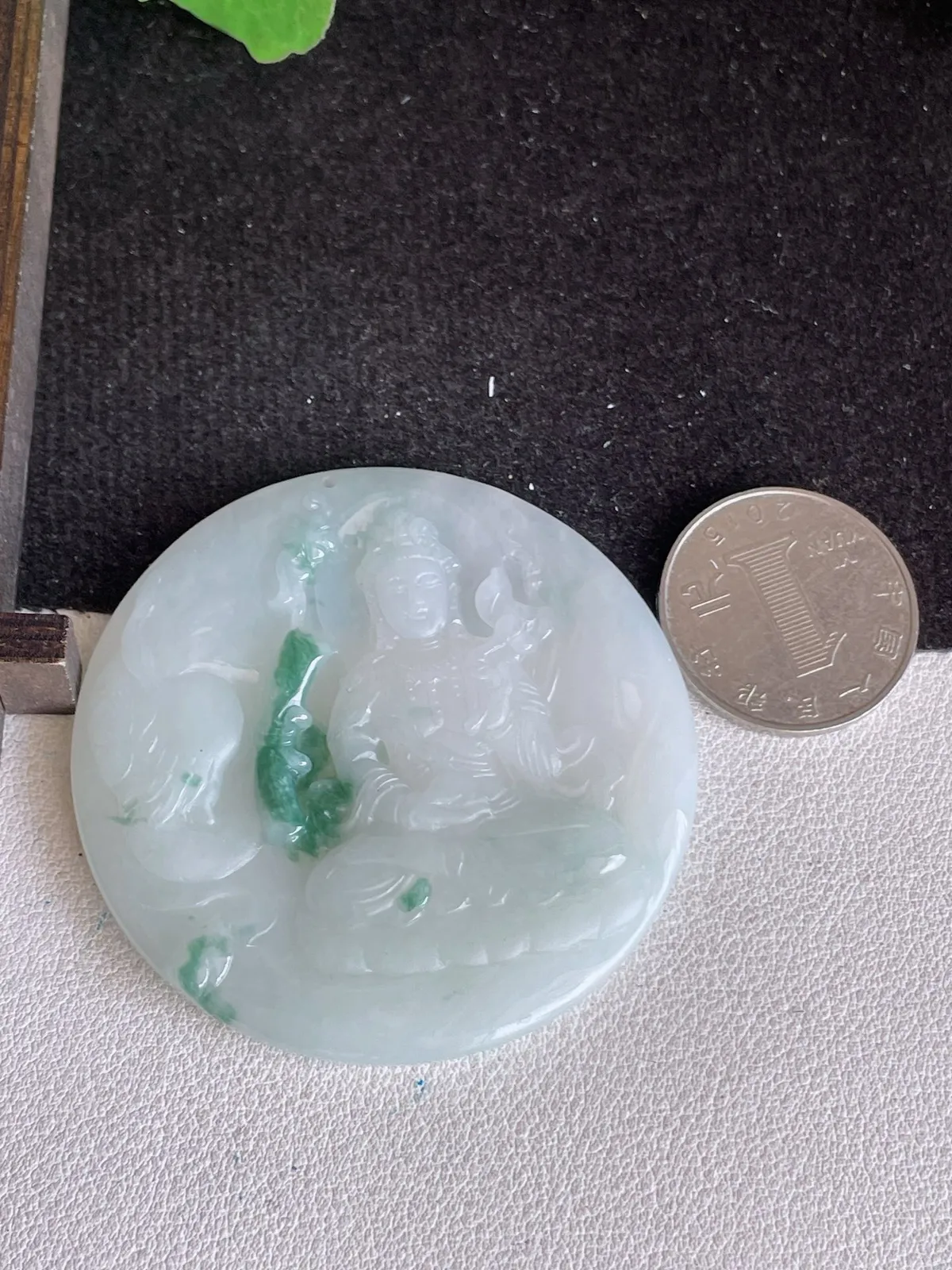 翡翠a货冰种飘花普贤菩萨吊坠，尺寸56-5，重量:33.87g