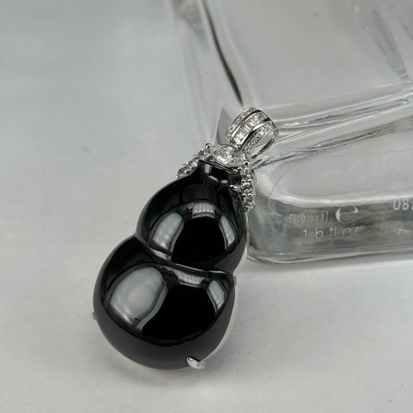 精品18k墨翠葫芦吊坠 种好色正 黑度极好 打灯通透 油性十足 尺寸38.8