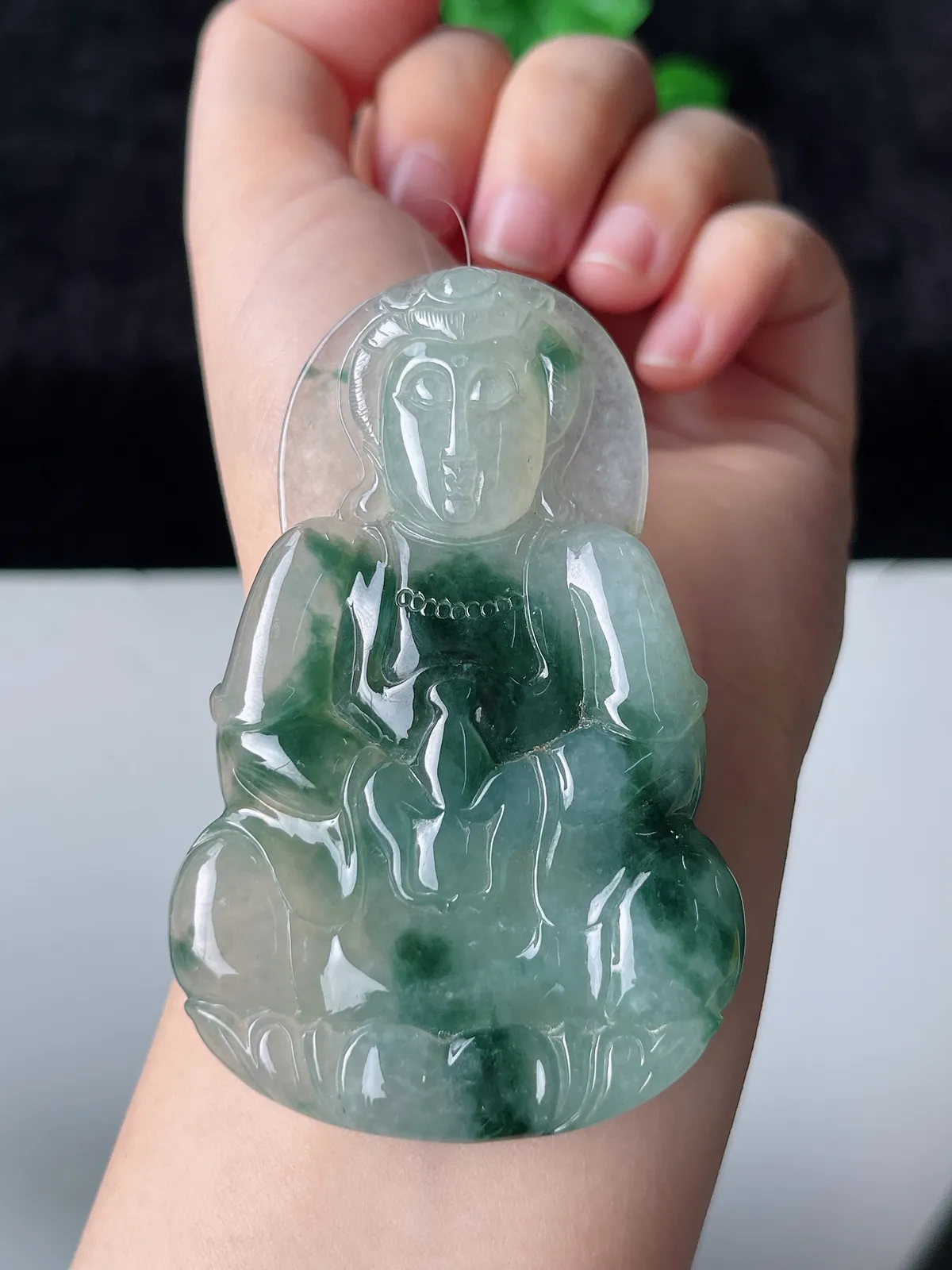 翡翠冰糯种绿色大观音吊坠