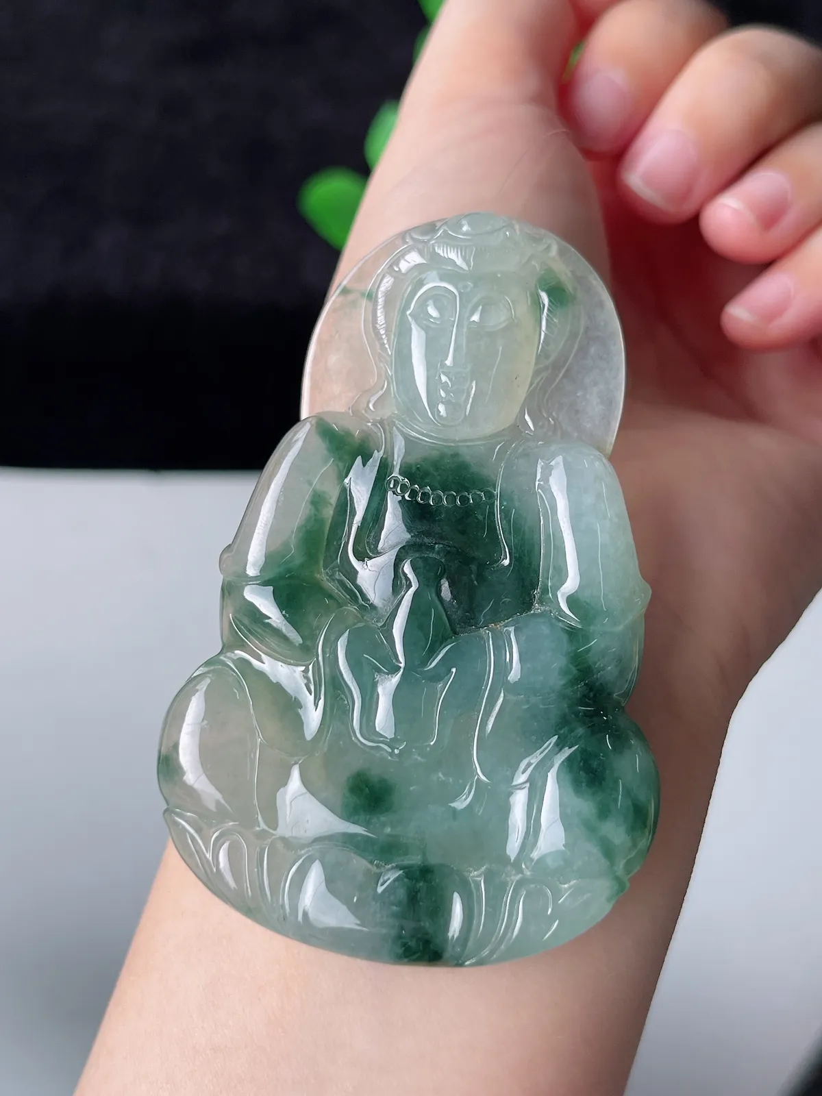 翡翠冰糯种绿色大观音吊坠