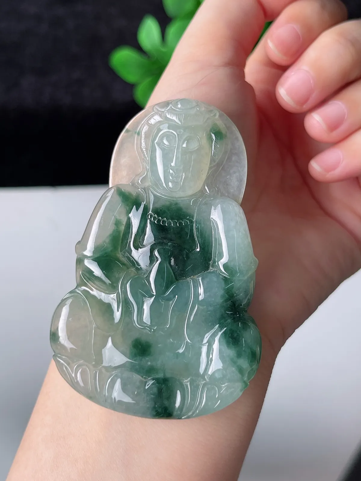 翡翠冰糯种绿色大观音吊坠
