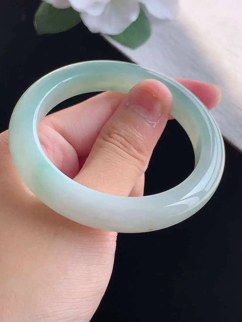 a货翡翠老坑冰种晴底正装正圈手镯51-52小圈口  尺寸51.5×10×8mm 重量45.45g 0930