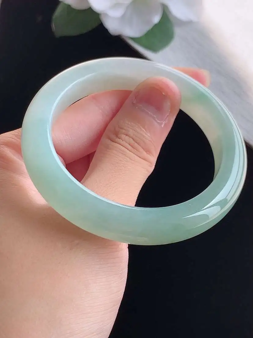 a货翡翠老坑冰种晴底正装正圈手镯51-52小圈口  尺寸51.5×10×8mm 重量45.45g 0930