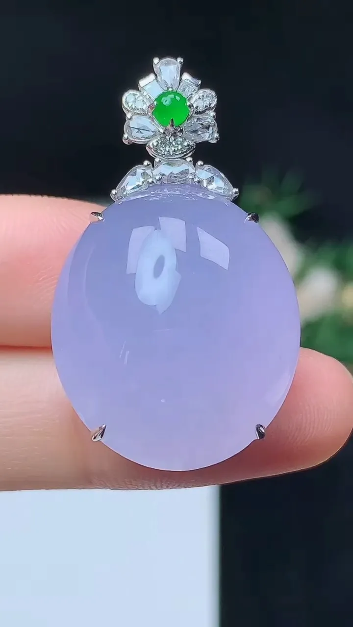 天然A货翡翠紫罗兰蛋面吊坠，尺寸23.6-21-13.2，重量:13.77g
10月12日