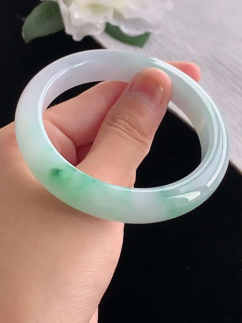 a货翡翠老坑冰种飘绿正装正圈手镯56-57圈口  尺寸56×11.3×8.3mm 重量55.35g 1012
