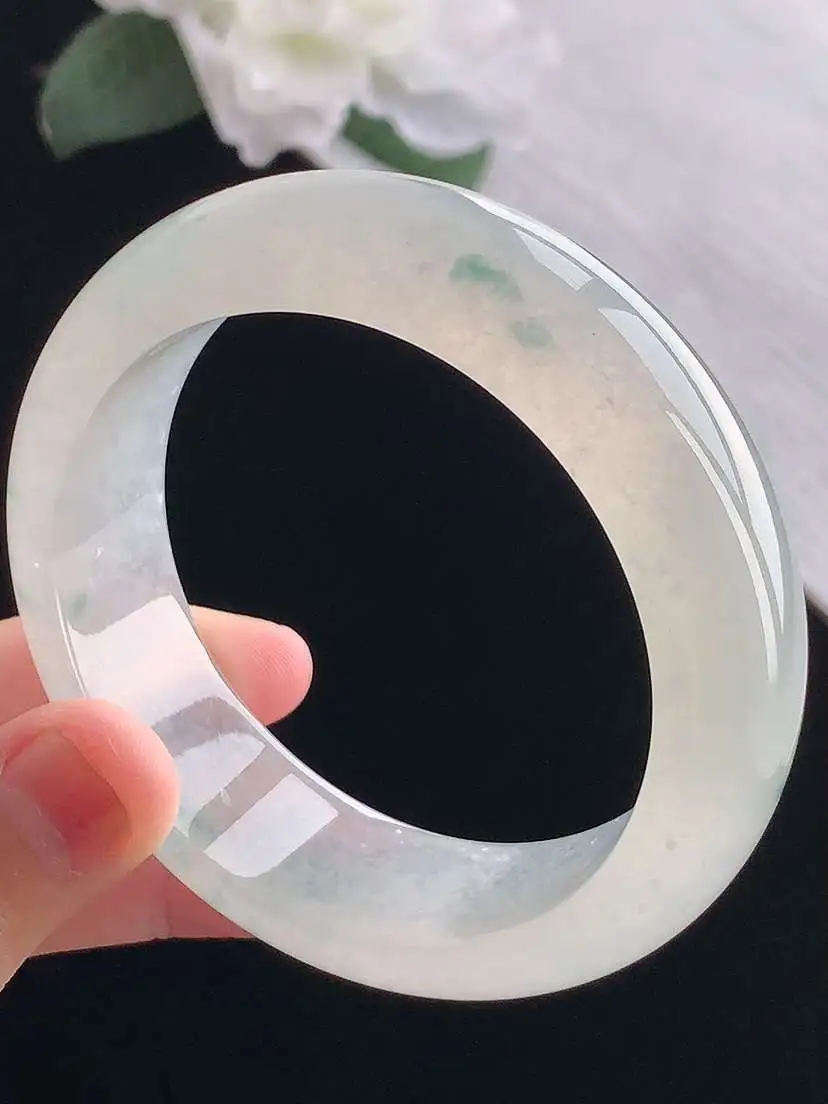 a货翡翠老坑冰种飘花轮胎边宽边正装正圈手镯56-57圈口  尺寸56×18×8.8mm 重量87.72g 1012