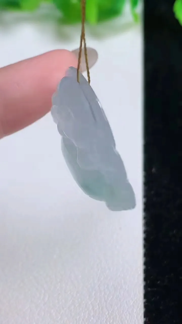 天然A货翡翠冰种飘花佛公吊坠，尺寸26.2-28.6-6.2，重量:6.93g
10月13日