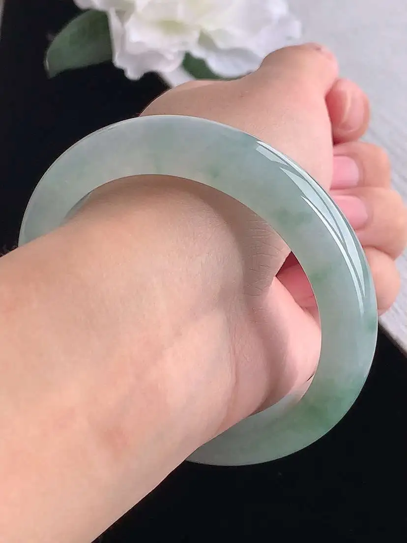 a货翡翠老坑冰种飘花正装正圈手镯55-56圈口  尺寸55.8×13.3×8.5mm 重量66.30g 1012