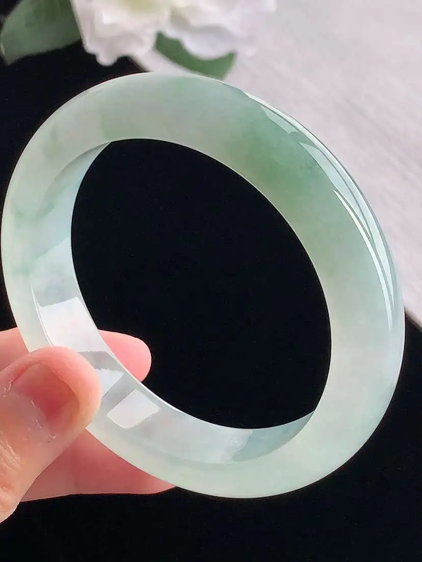a货翡翠老坑冰种飘花正装正圈手镯55-56圈口  尺寸55.8×13.3×8.5mm 重量66.30