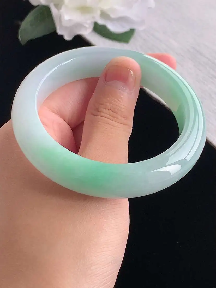a货翡翠老坑冰种飘绿厚装正装正圈手镯54-55圈口 尺寸54.8×12.6×9.2mm 重量66.28g 1012